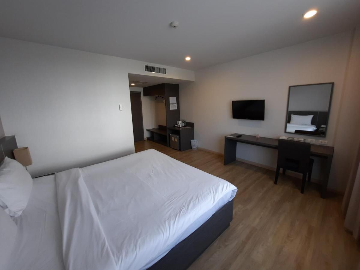 Leosor Hotel Nakhonratchasima Exterior foto
