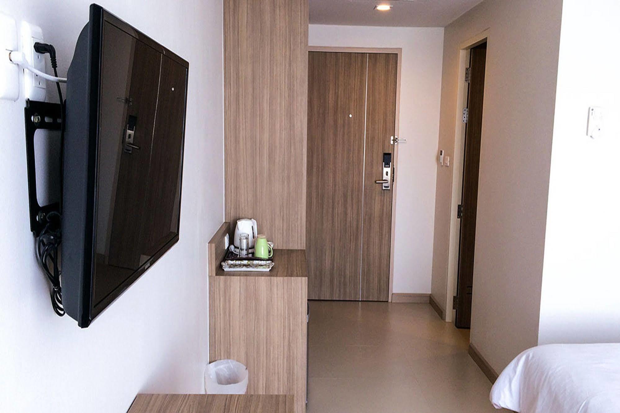 Leosor Hotel Nakhonratchasima Exterior foto